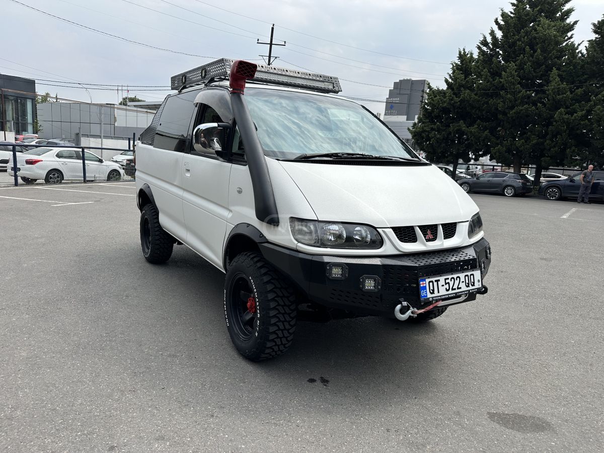 Mitsubishi Delica