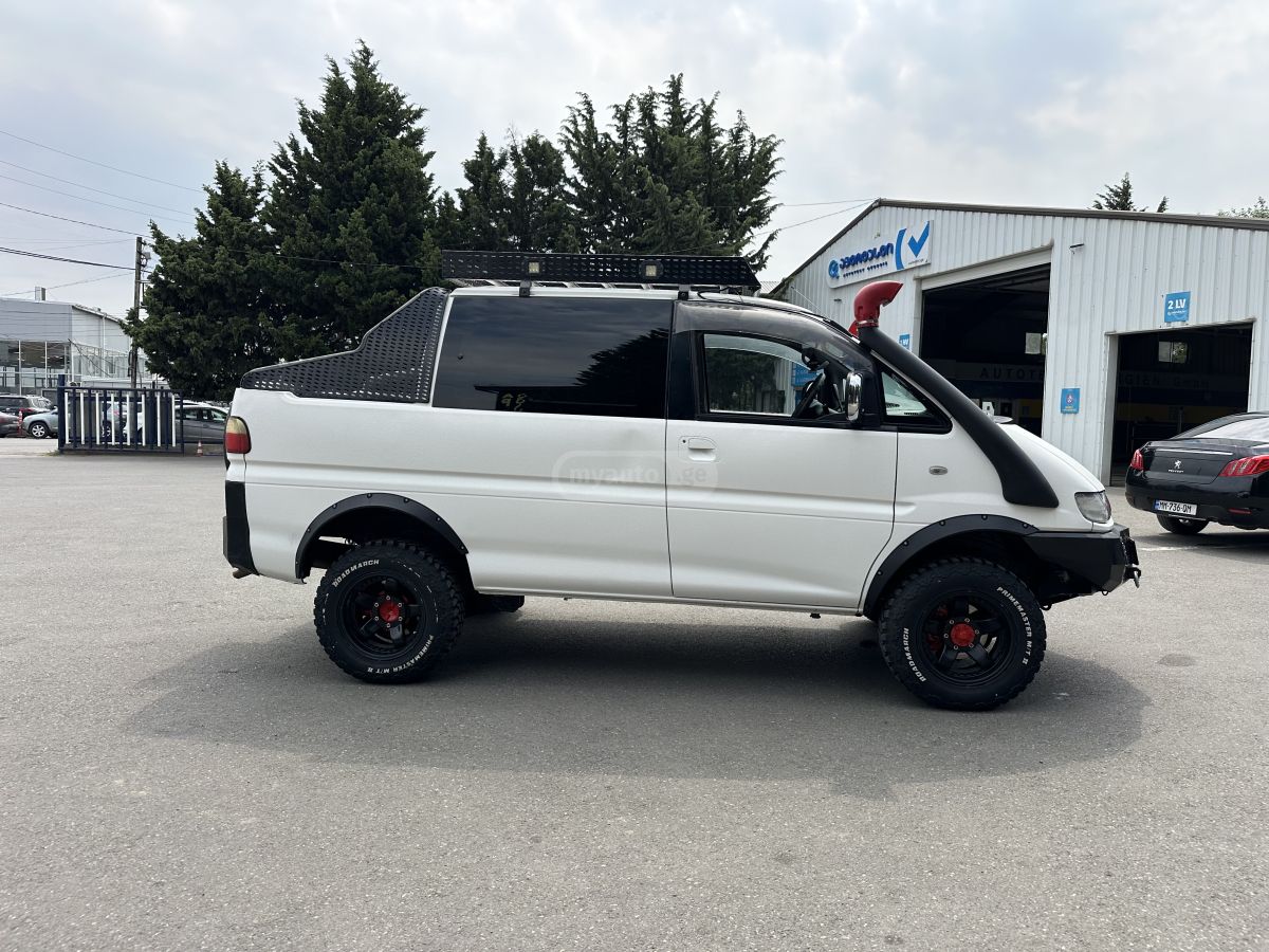 Mitsubishi Delica 2000 — photo 2
