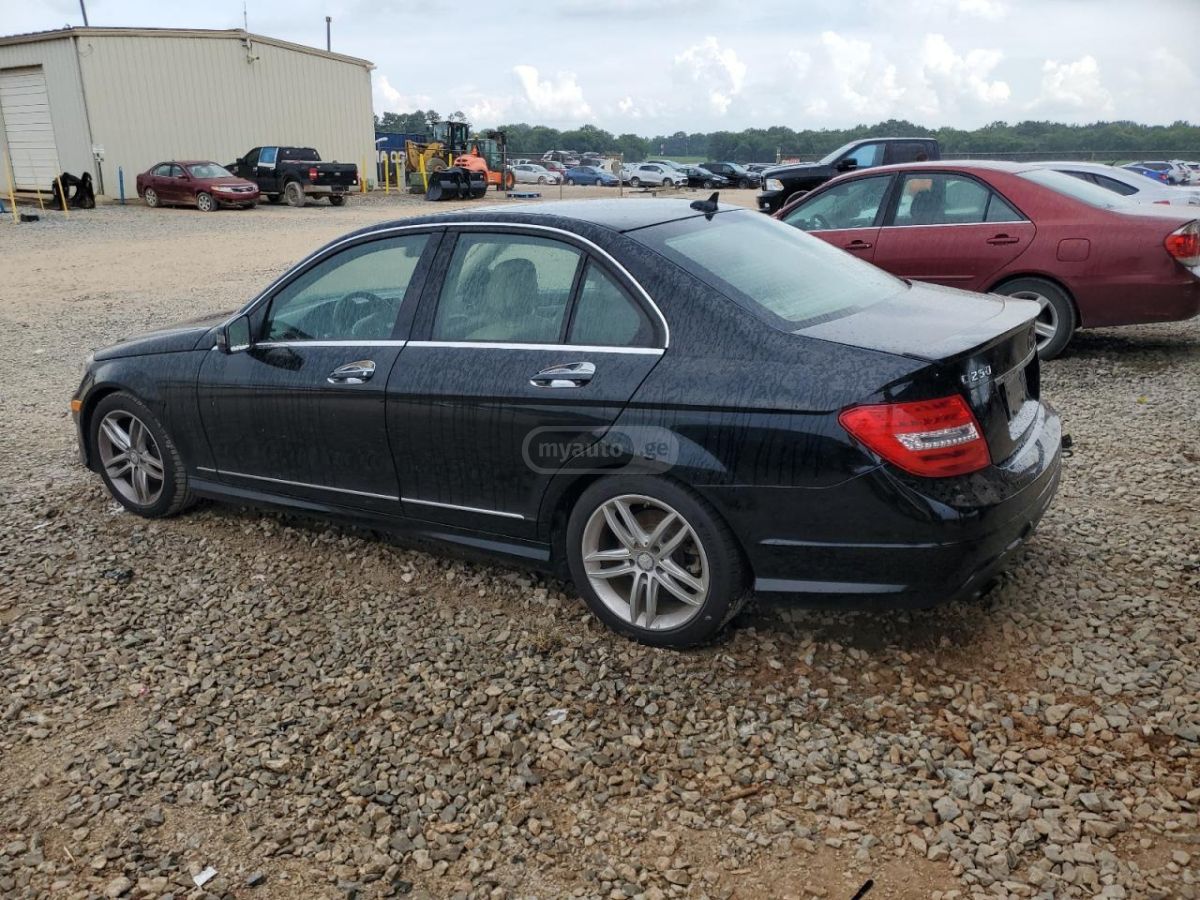 Mercedes-Benz C 250 2014 — photo 2