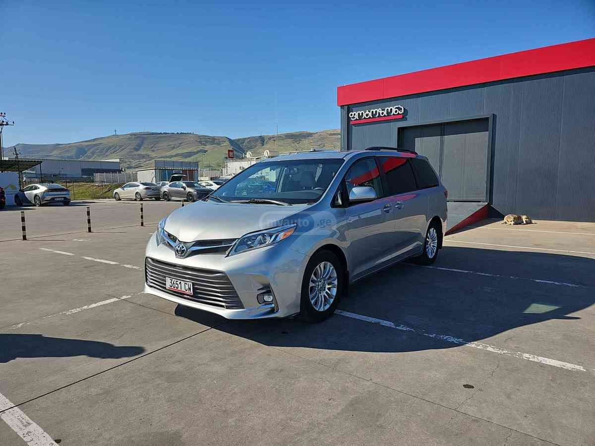 Toyota Sienna