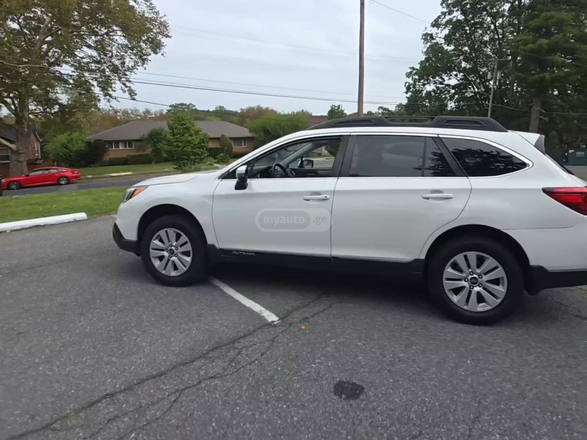 Subaru Outback 2017 — photo 2