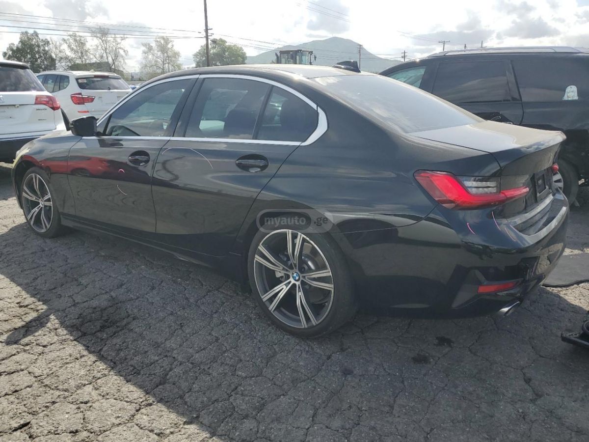 BMW 330 2020 — photo 2