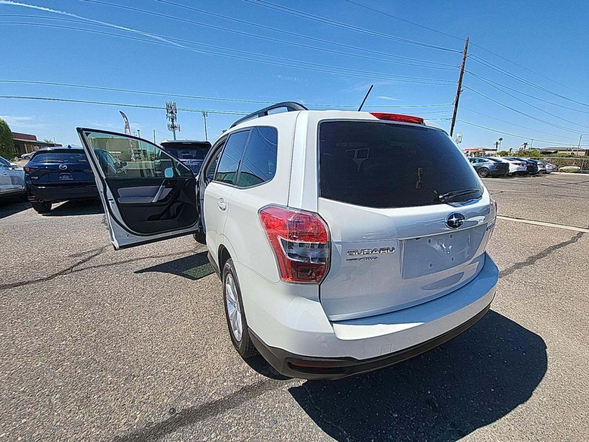 Subaru Forester 2015 — photo 2
