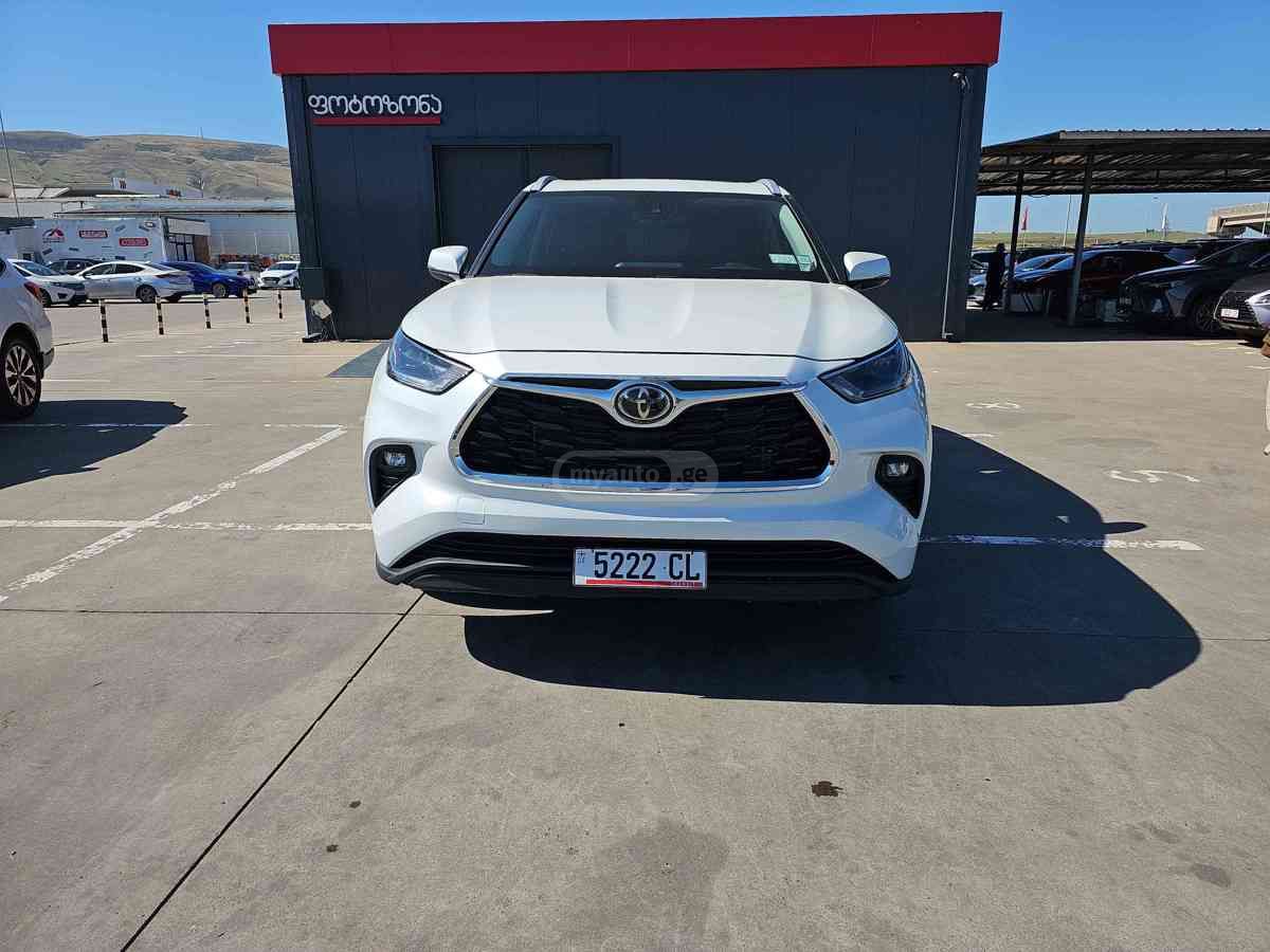Toyota Highlander 2022 — photo 2