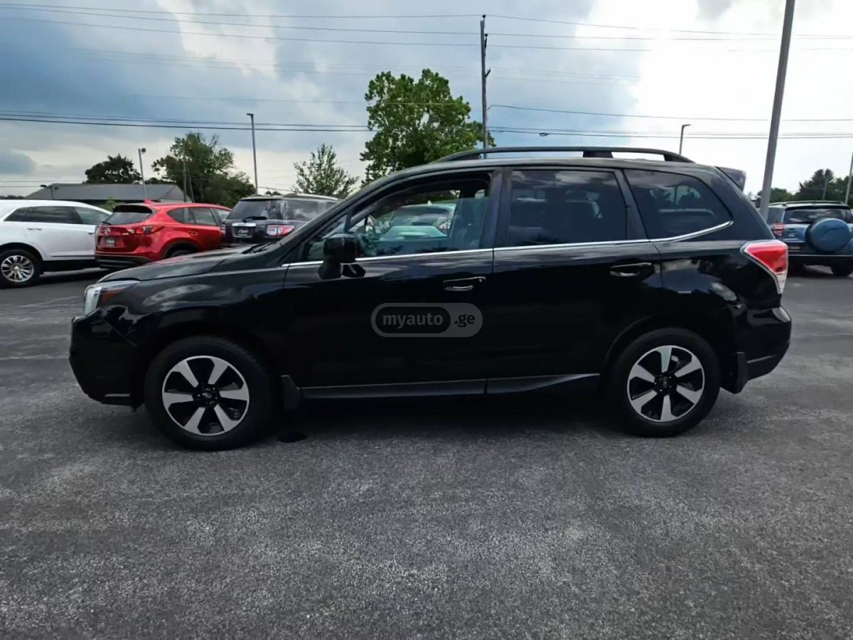 Subaru Forester 2018 — photo 2