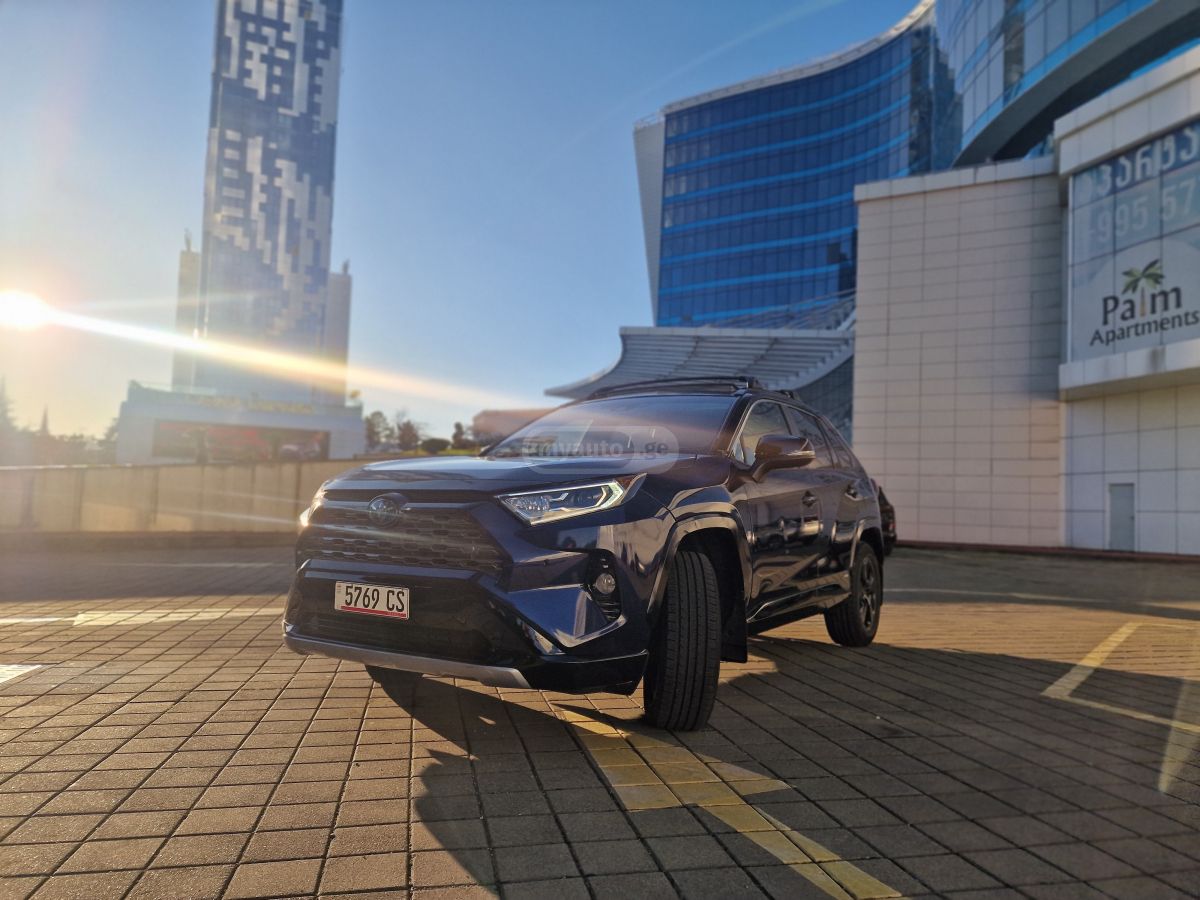 Toyota RAV 4 2020 — photo 2