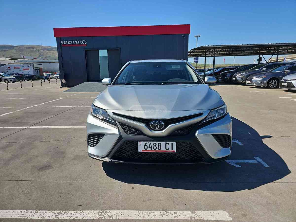 Toyota Camry 2019 — photo 2