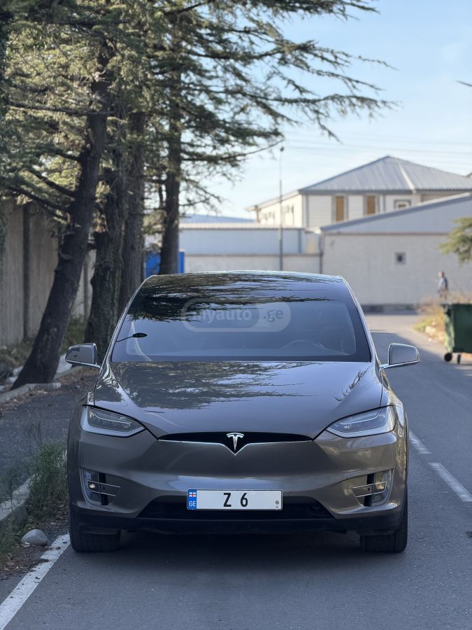Tesla Model X 2016 — photo 2