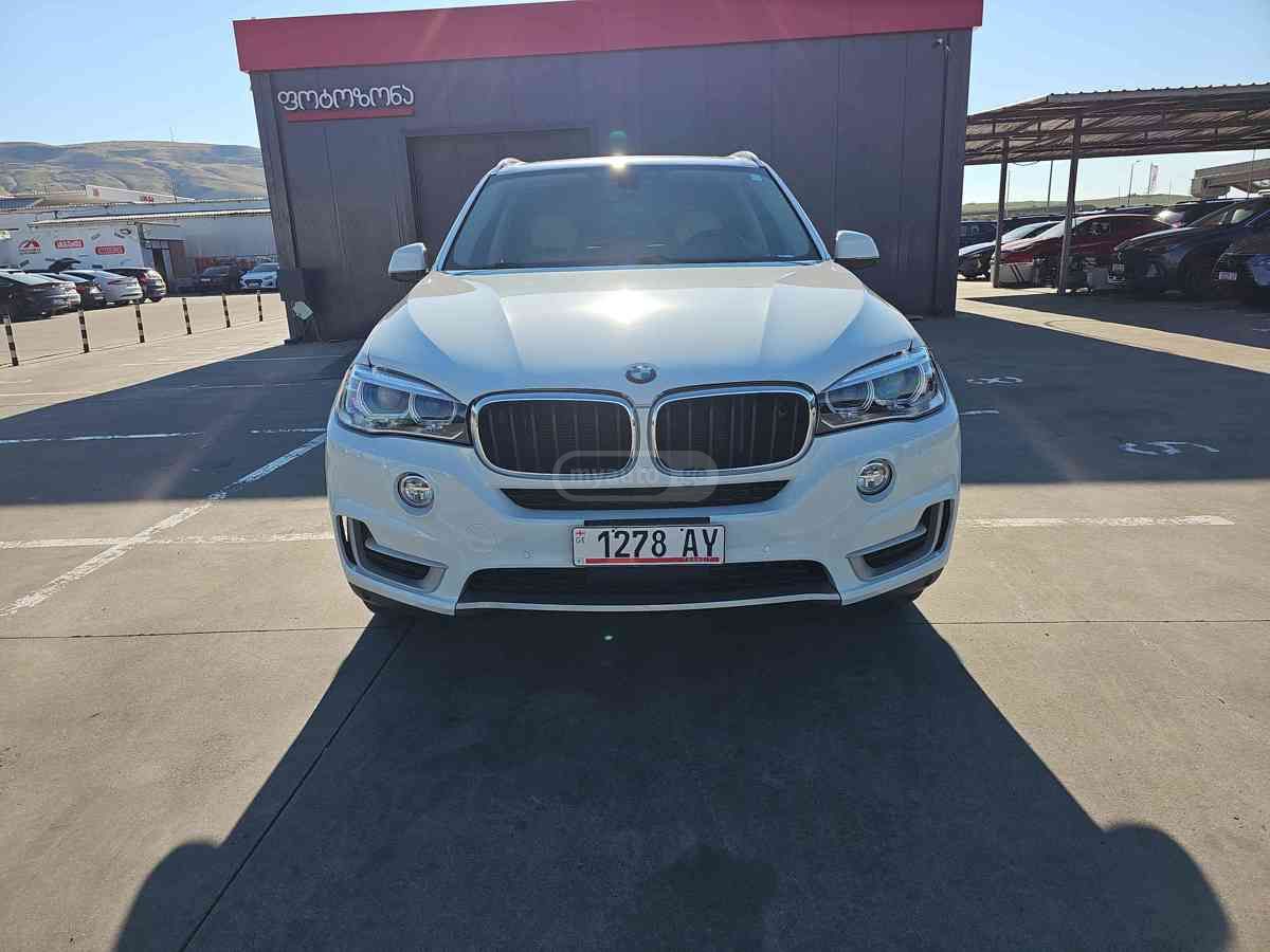 BMW X5 2016 — photo 2
