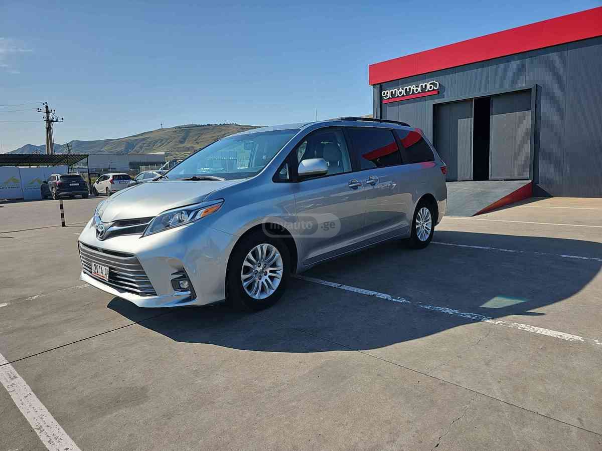 Toyota Sienna