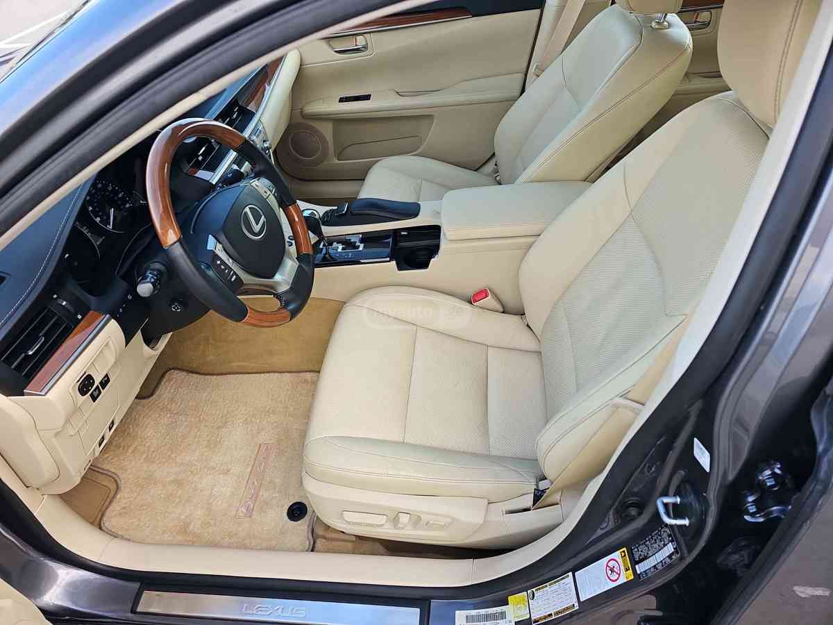 Lexus ES 300 2015 — photo 2