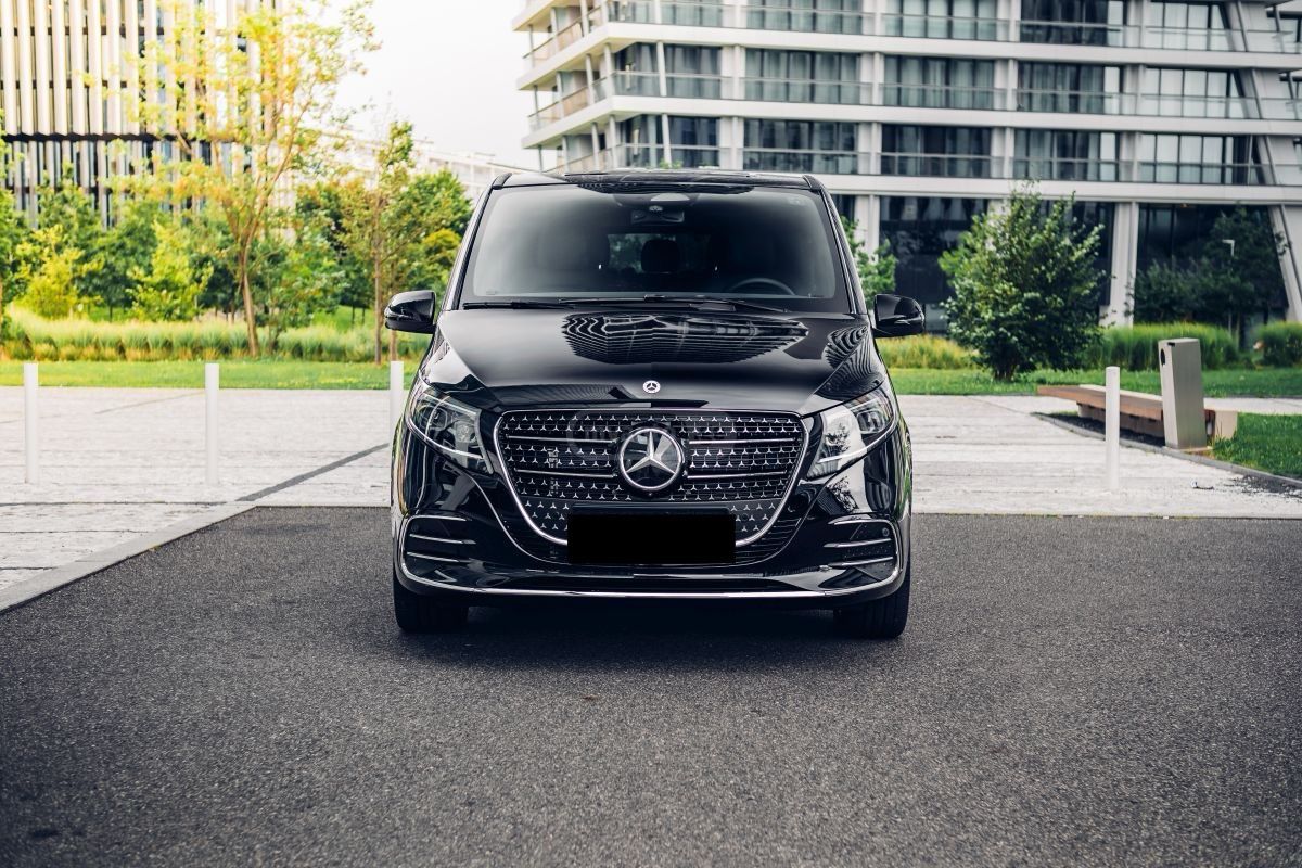 Mercedes-Benz Viano 2023 — photo 2