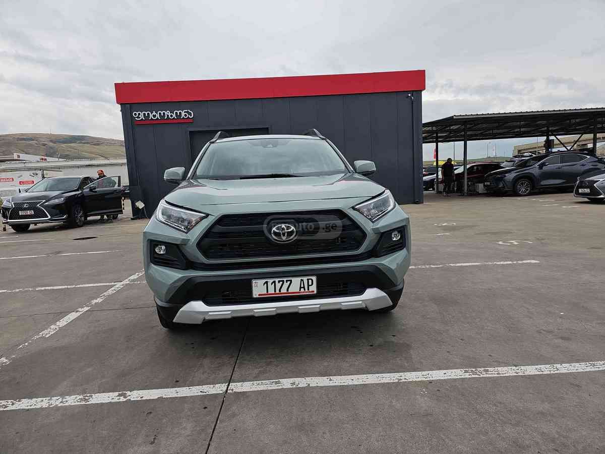 Toyota RAV4 2021 — photo 2