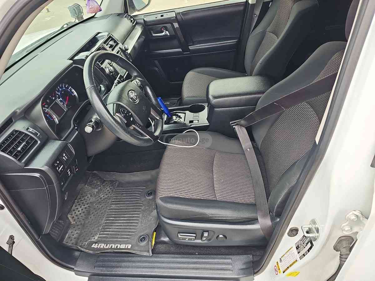 Toyota 4 Runner 2018 — photo 2