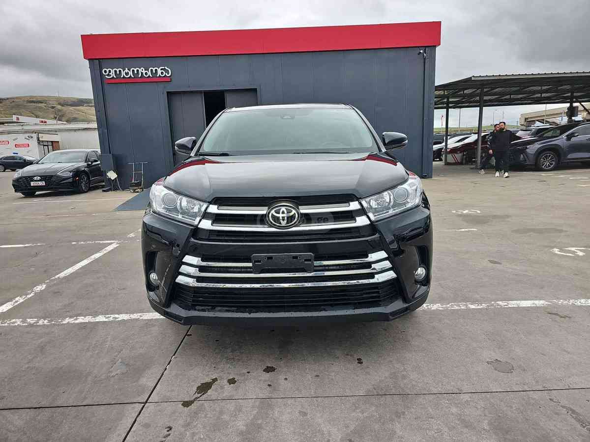 Toyota Highlander 2017 — photo 2