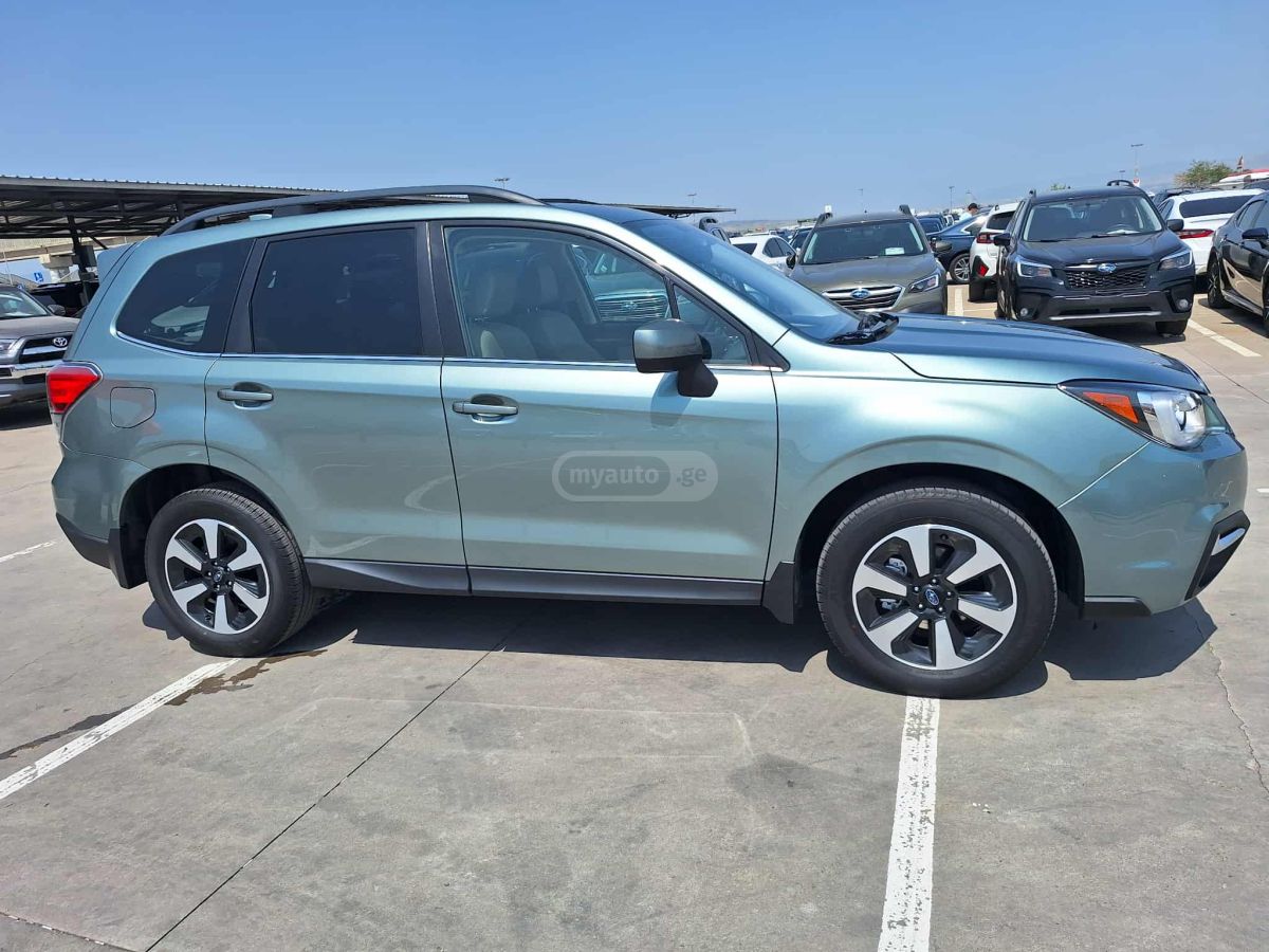 Subaru Forester 2018 — photo 2