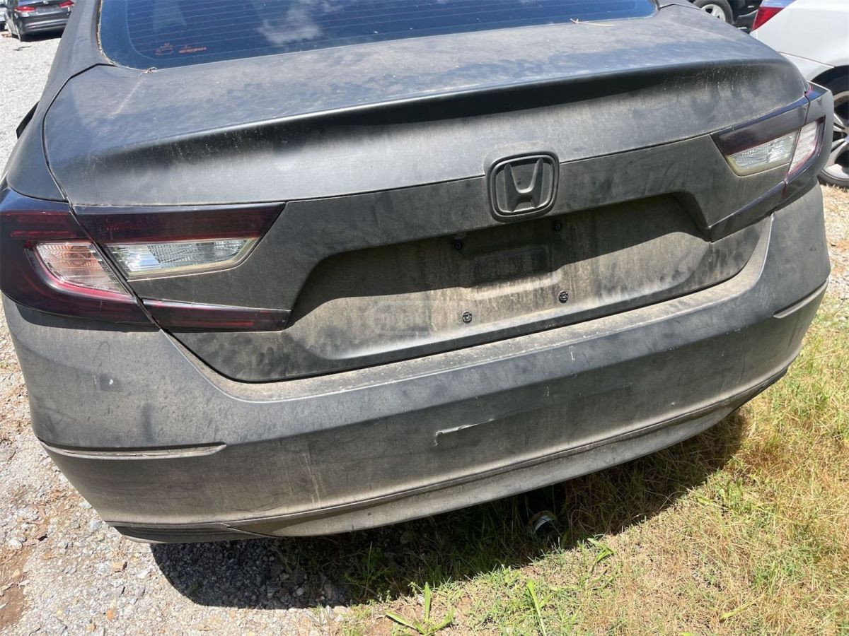 Honda Accord 2018 — photo 2