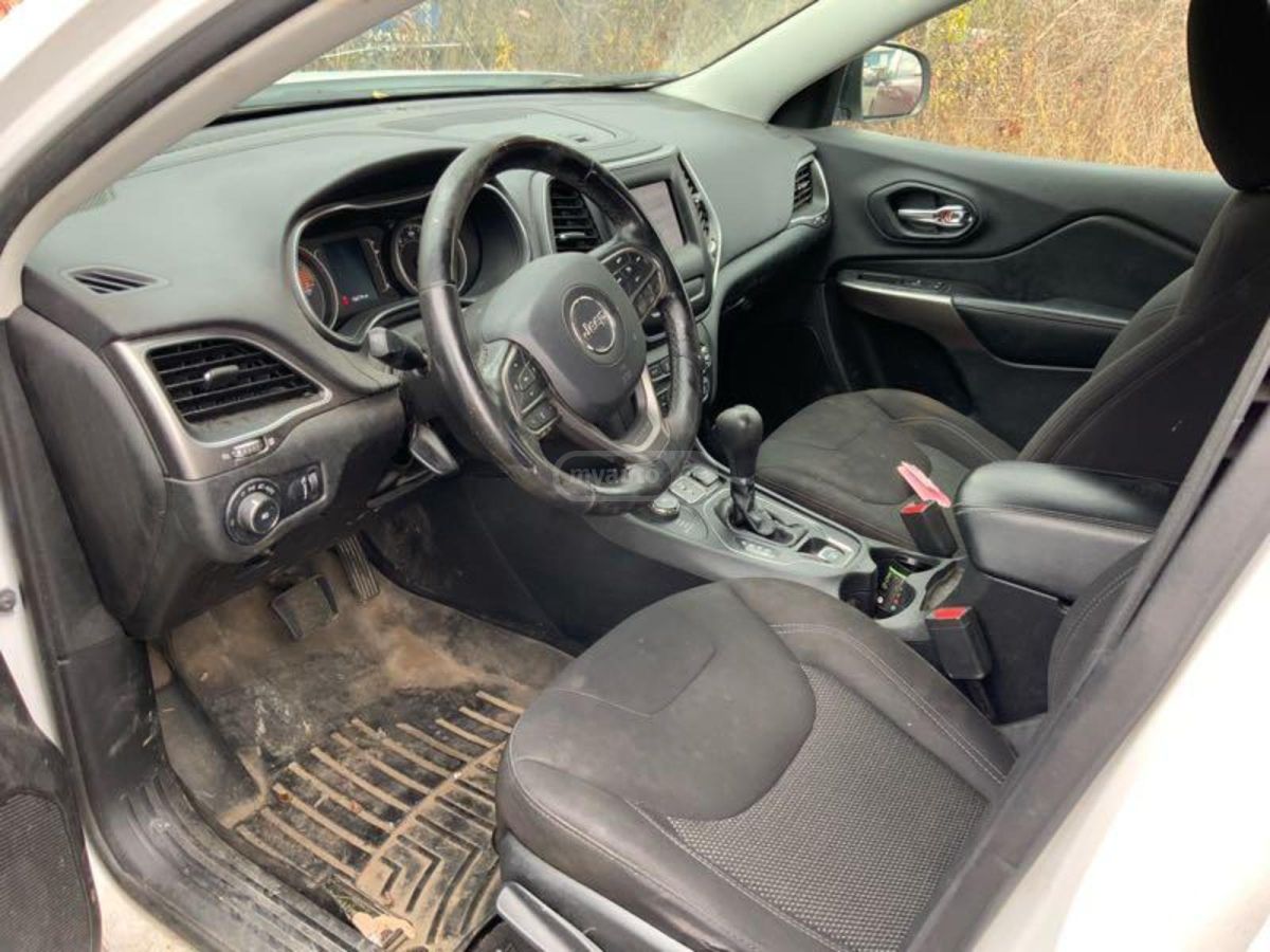 Jeep Cherokee 2019 — photo 2