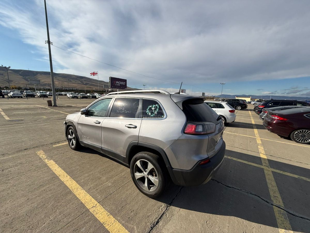 Jeep Cherokee 2019 — photo 2