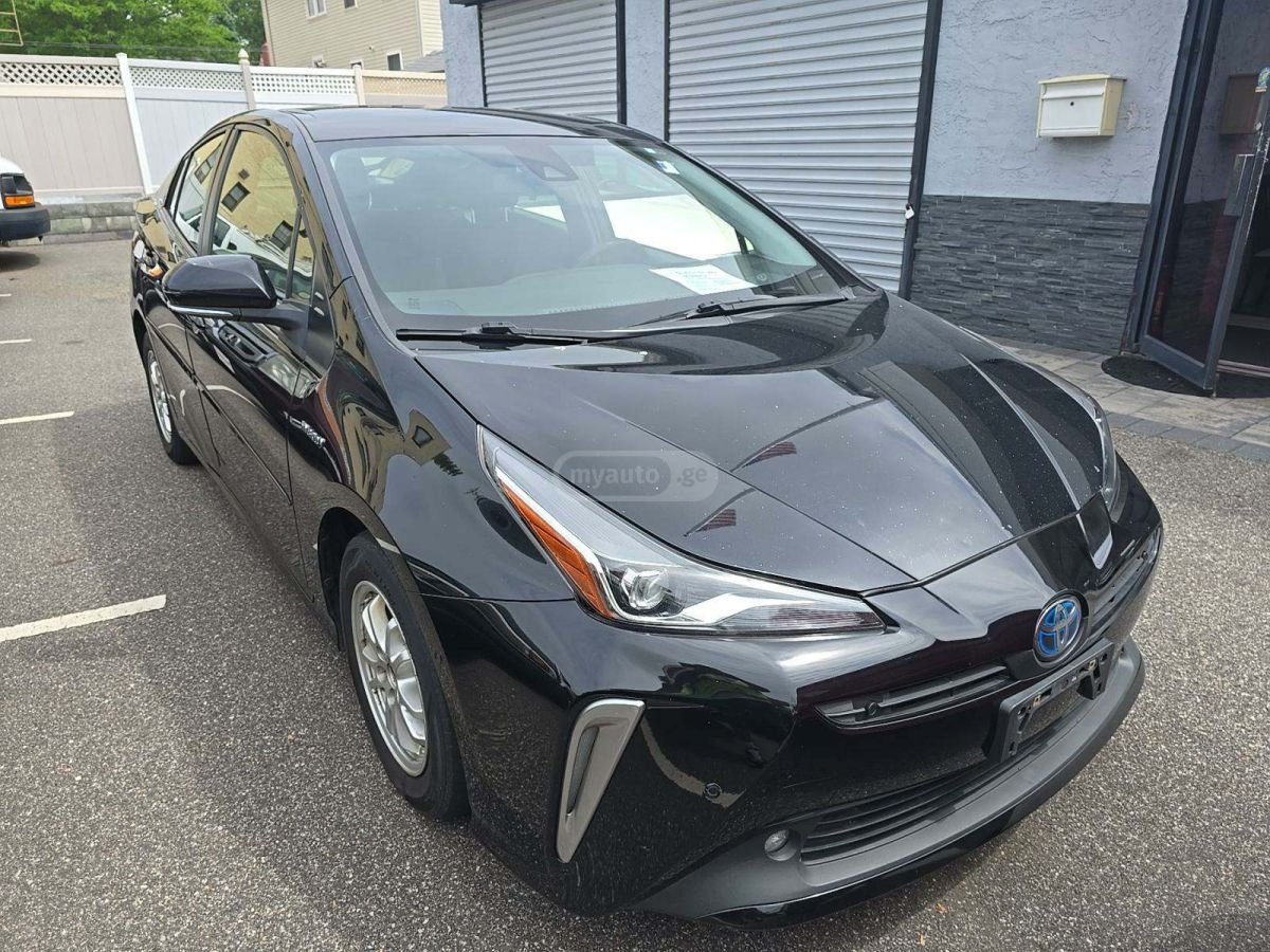 Toyota Prius 2021 — photo 2