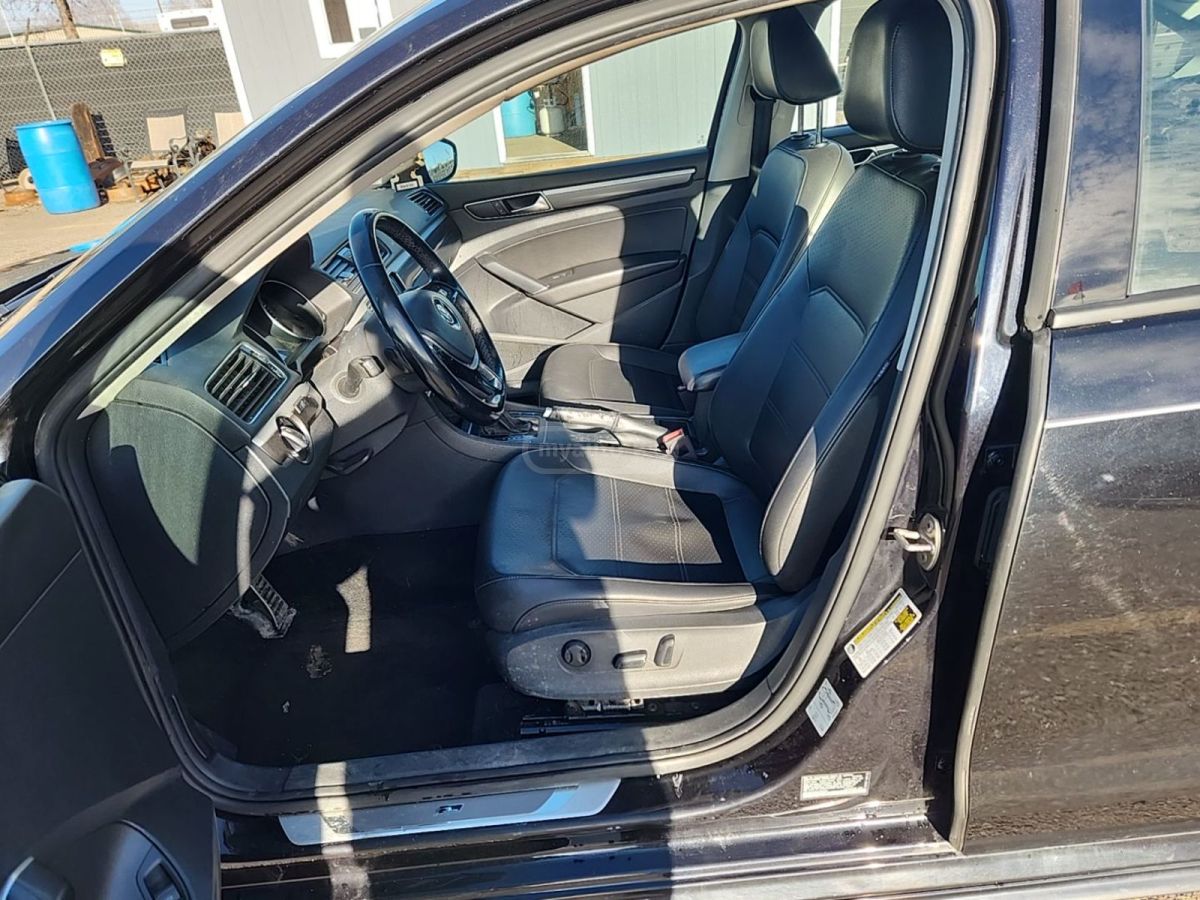 Volkswagen Passat 2018 — photo 2