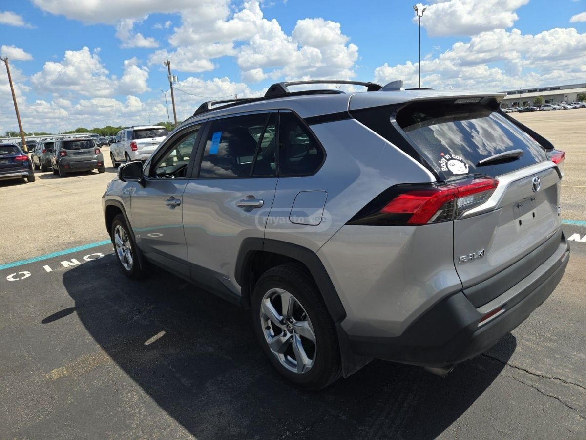Toyota RAV 4 2021 — photo 2