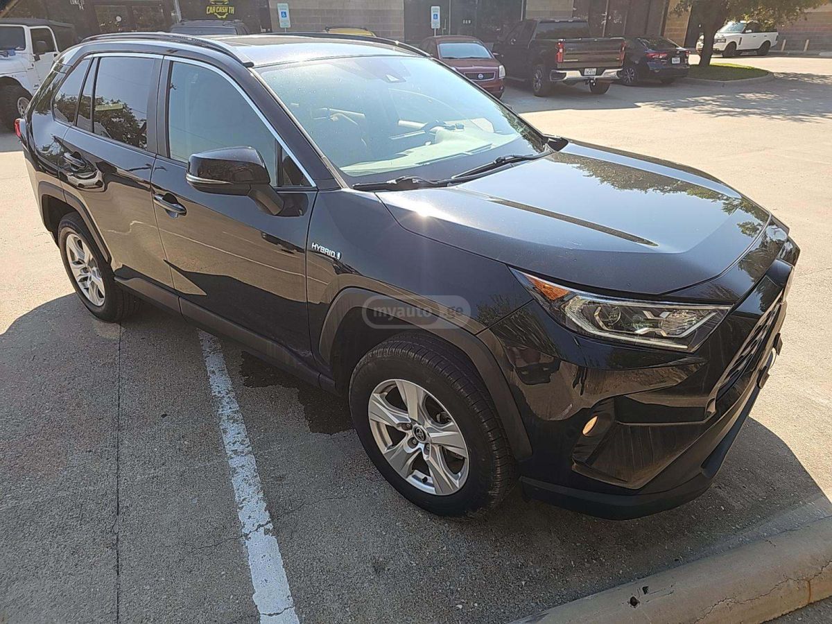 Toyota RAV4 2021 — photo 2