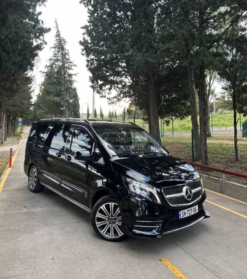Mercedes-Benz Metris Passenger Van