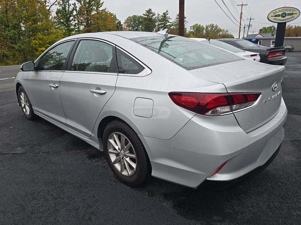 Hyundai Sonata 2018 — photo 2