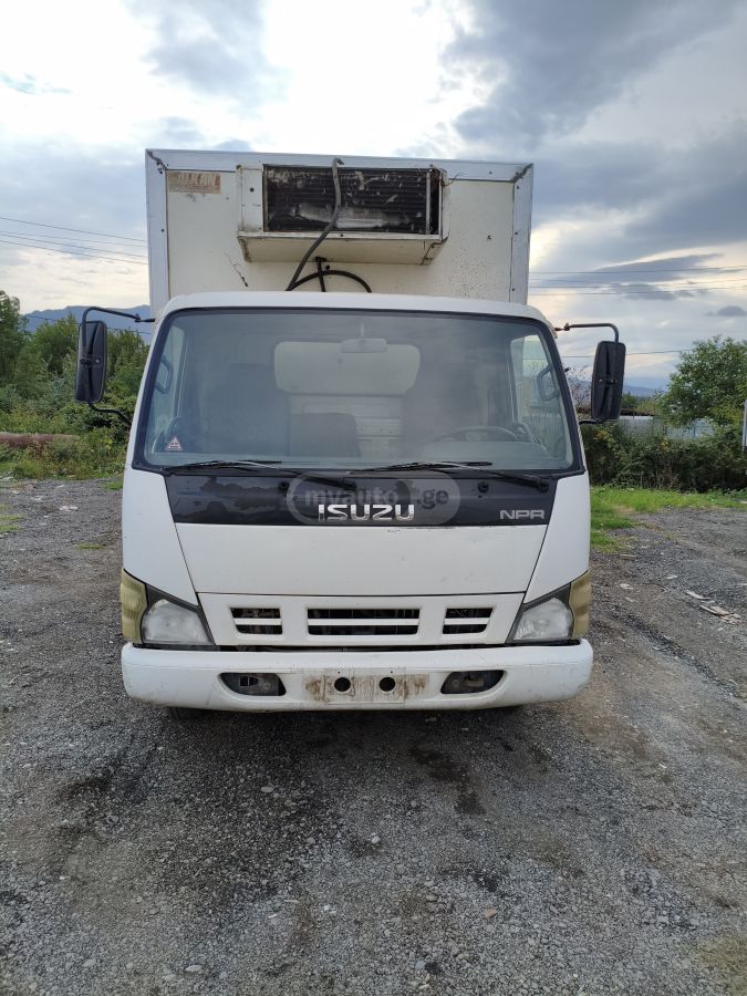 Isuzu NKR 55 2008 — photo 2