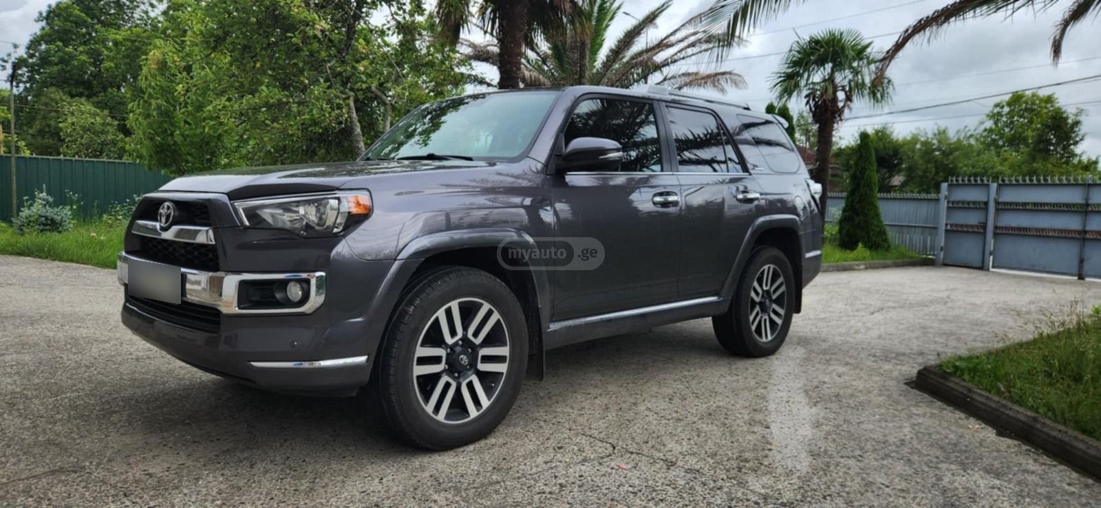 Toyota 4Runner 2015 — photo 2