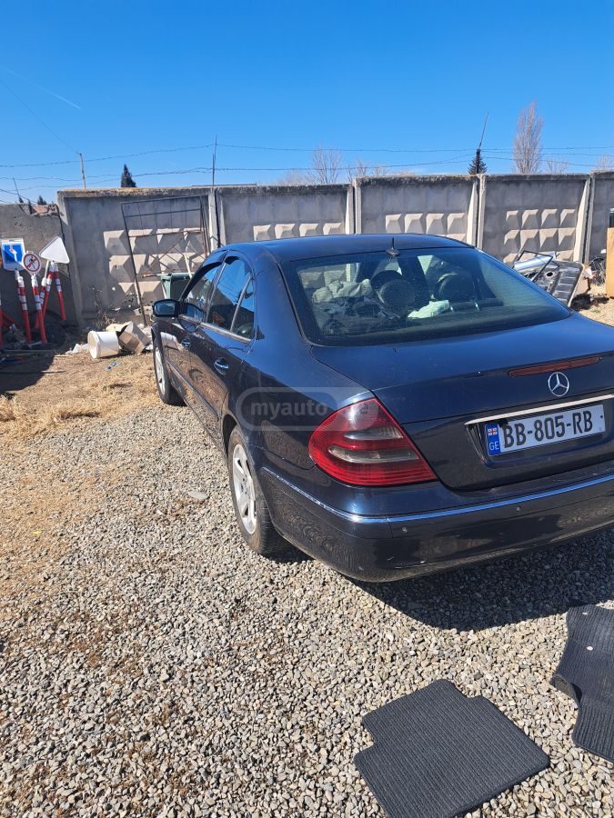 Mercedes-Benz E 220