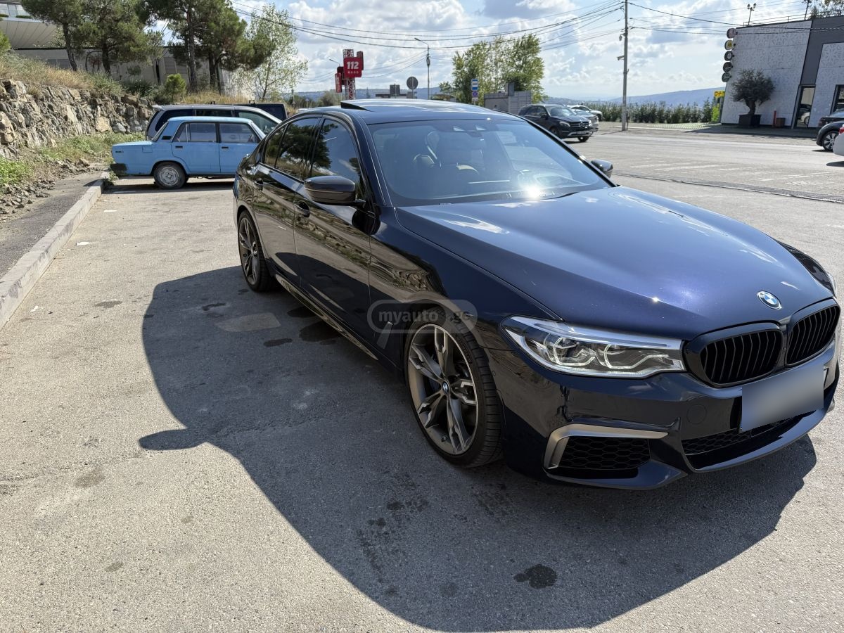 BMW M550