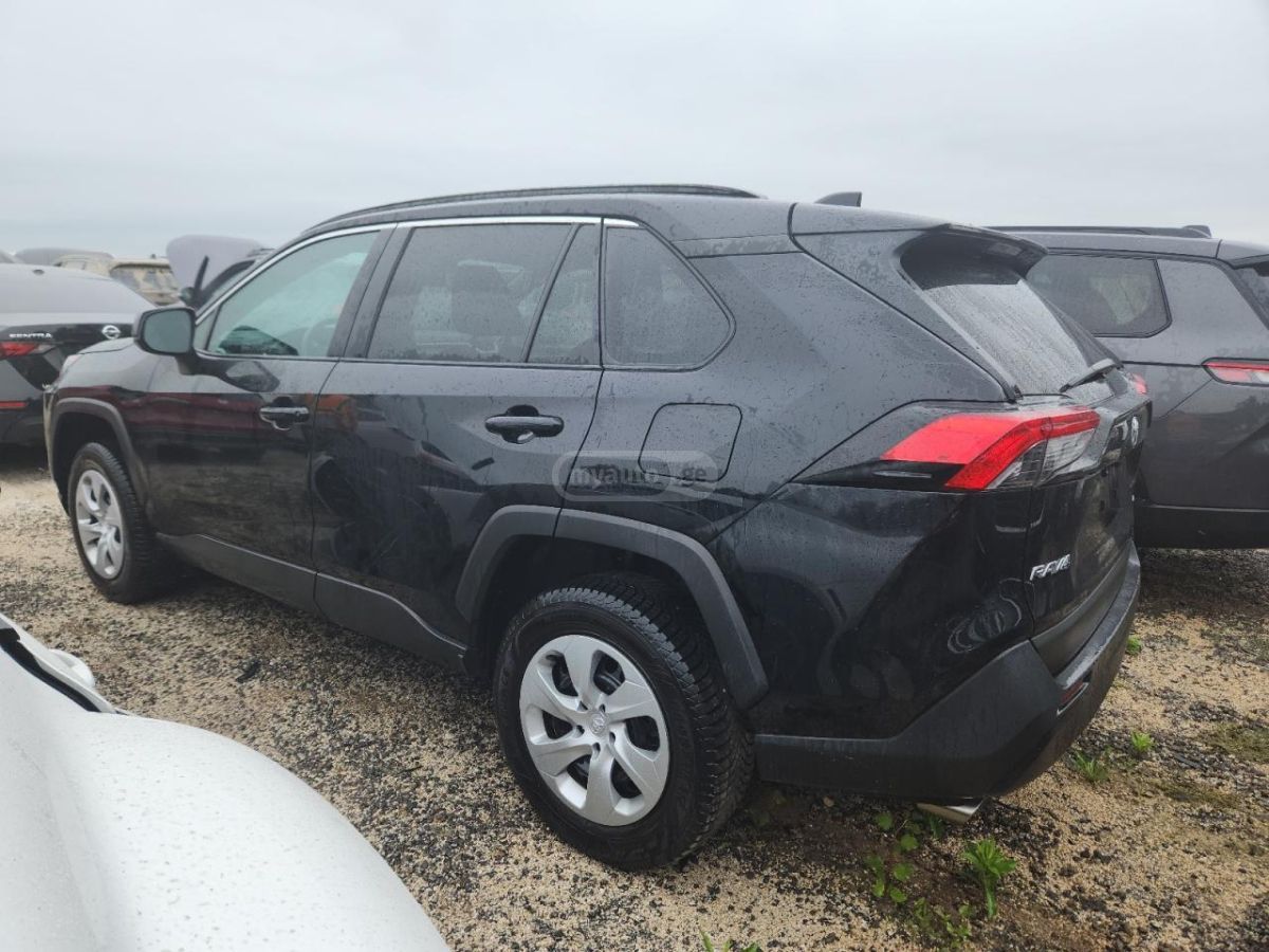 Toyota RAV 4 2020 — photo 2