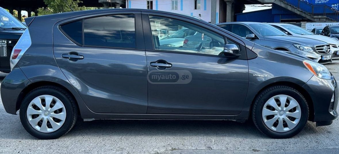 Toyota Prius C