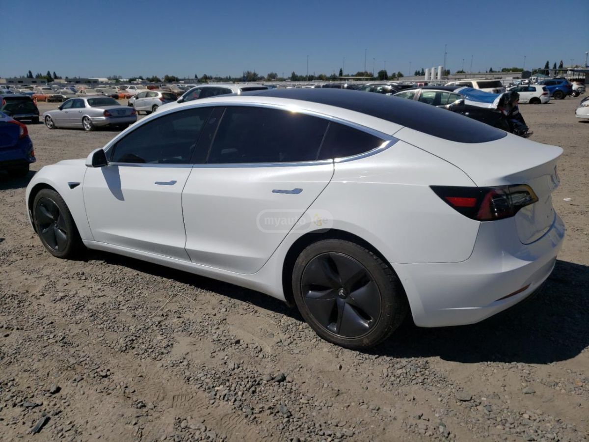 Tesla Model 3 2018 — photo 2