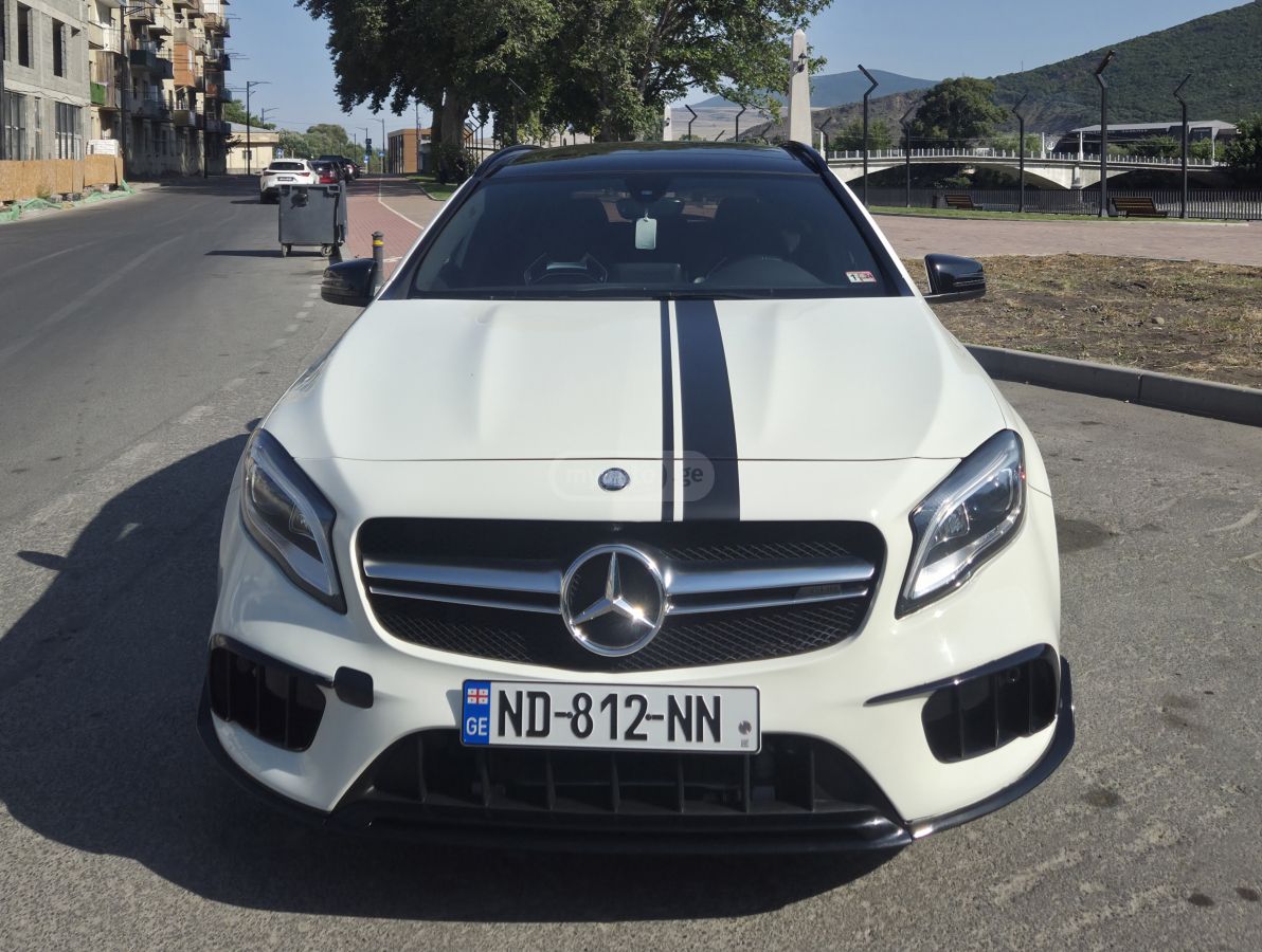 Mercedes-Benz GLA 45 AMG 2017 — photo 2
