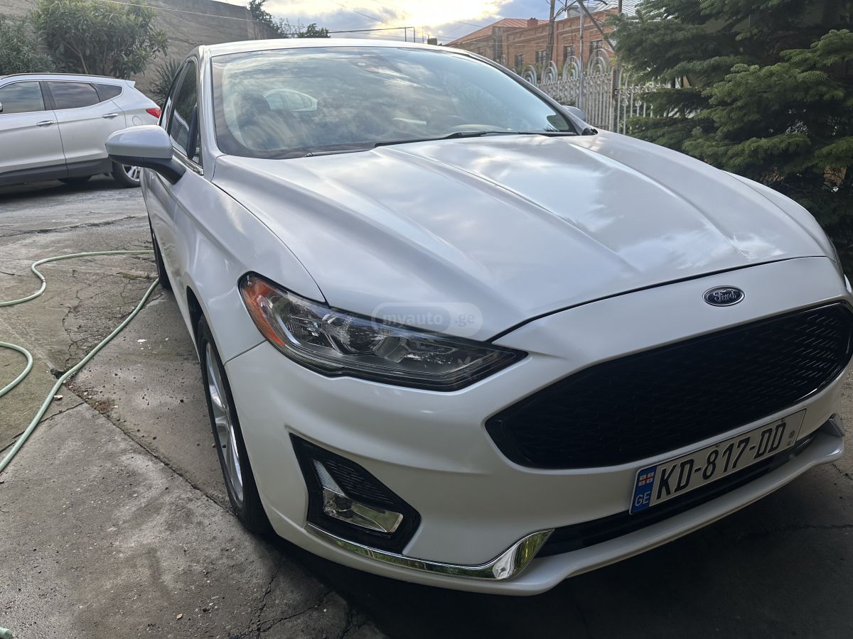 Ford Fusion 2019 — photo 2