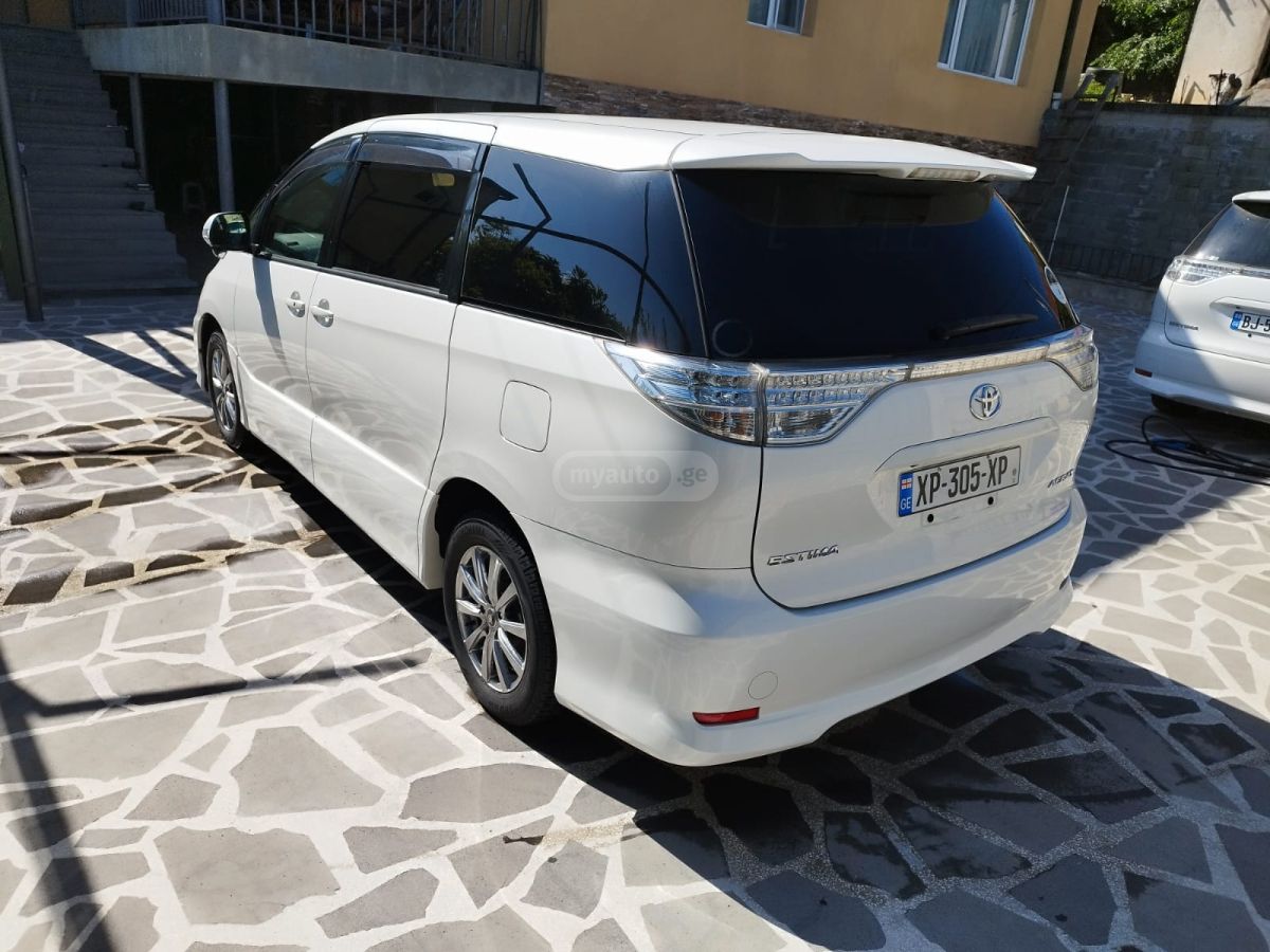 Toyota Estima 2013 — photo 2