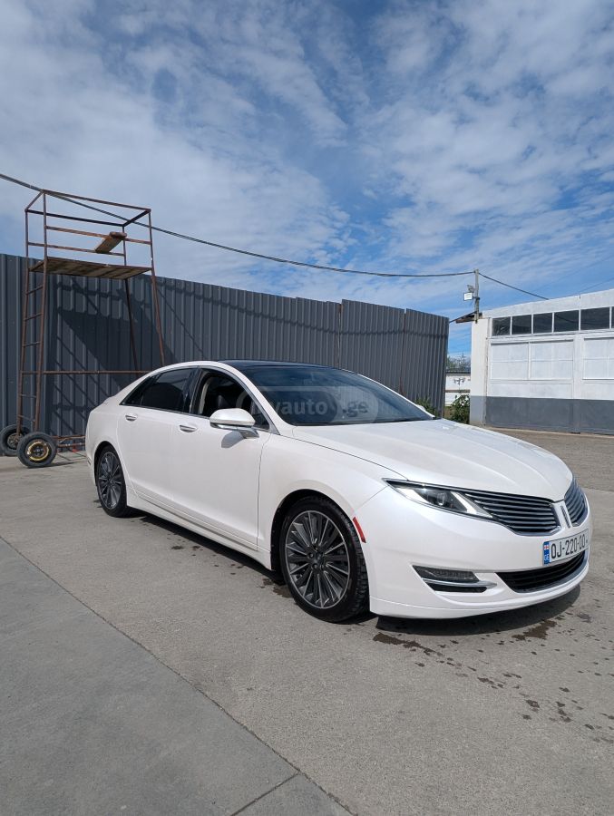 Lincoln MKZ 2014 — photo 2