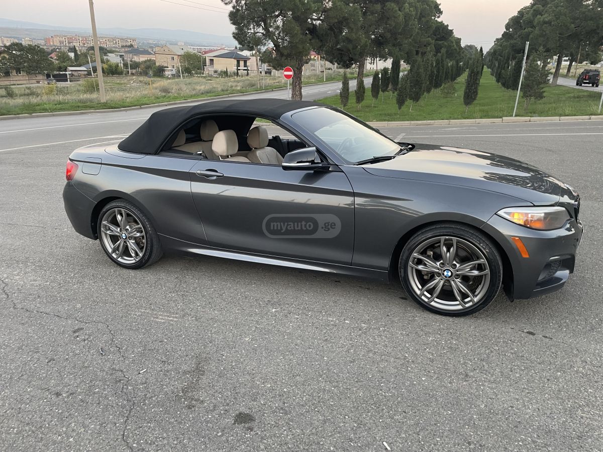 BMW 230i 2018 — photo 2