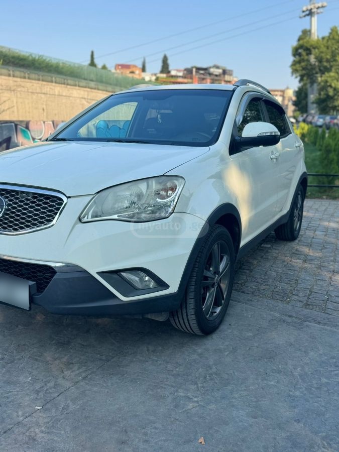 Ssangyong Korando 2013 — photo 2