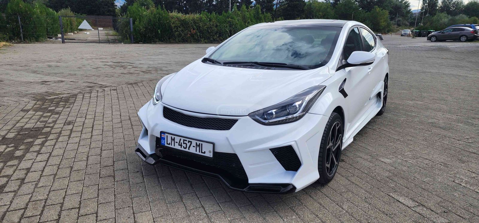 Hyundai Elantra 2015 — photo 2