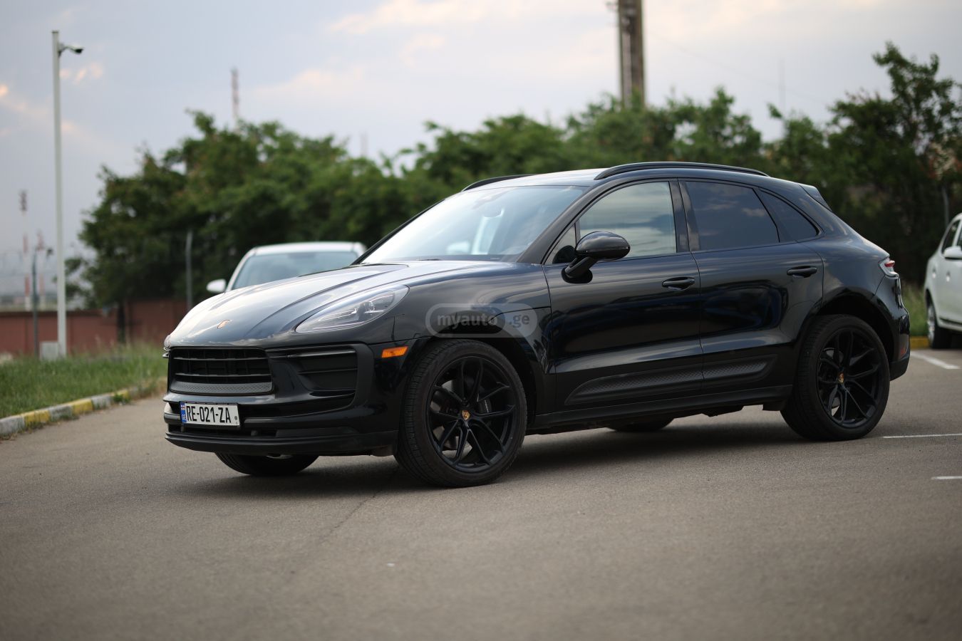 Porsche Macan 2022 — photo 2