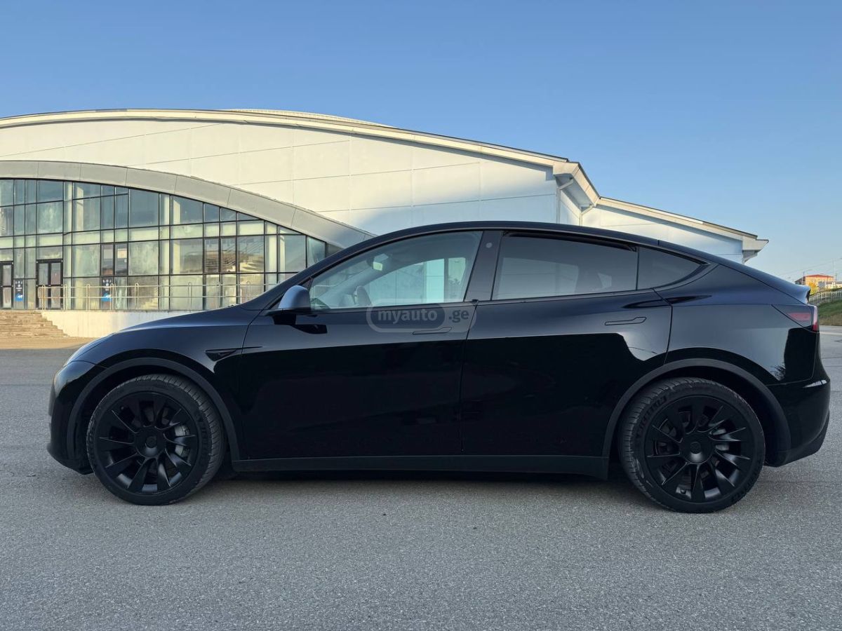 Tesla Model Y 2021 — photo 2