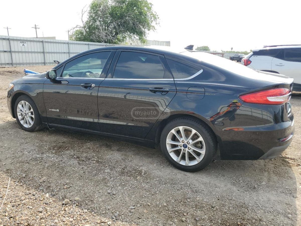 Ford Fusion 2019 — photo 2
