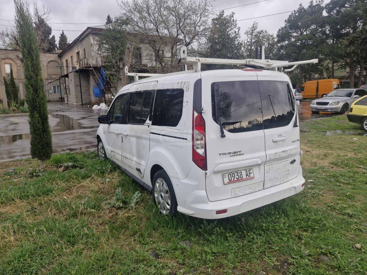 Ford Tourneo Connect 2016 — photo 2