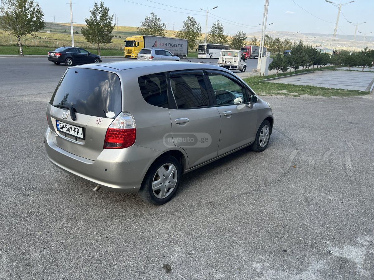 Honda Fit 2004 — photo 2