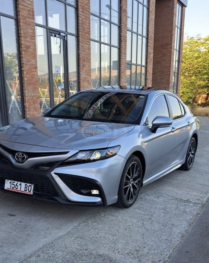 Toyota Camry 2024 — photo 2