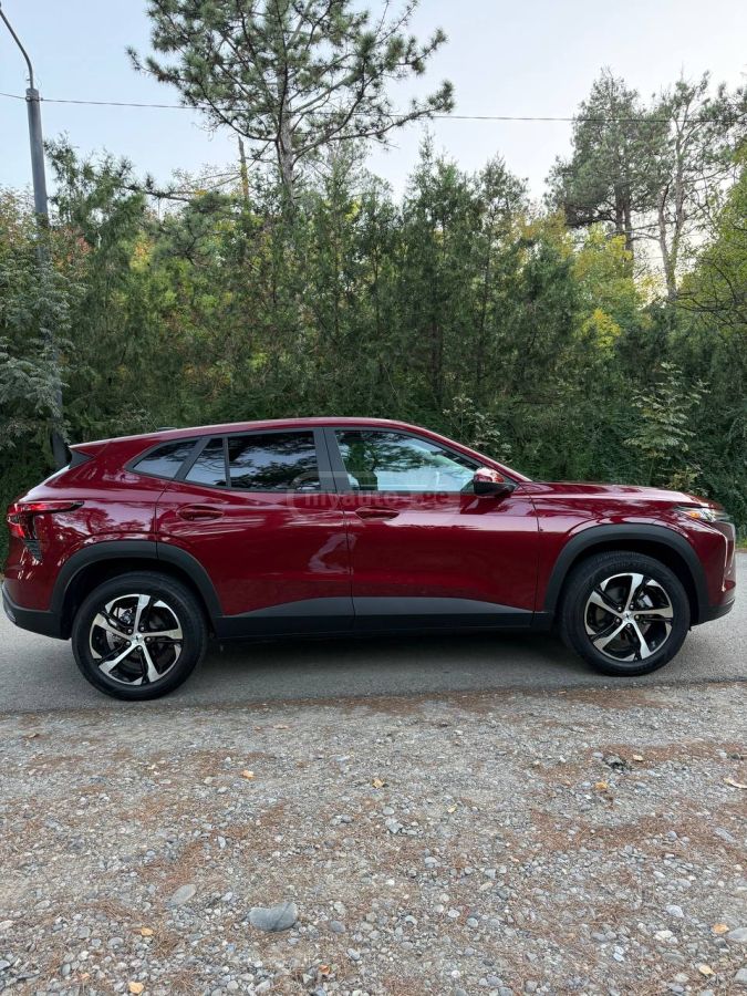 Chevrolet Trax 2024 — photo 2